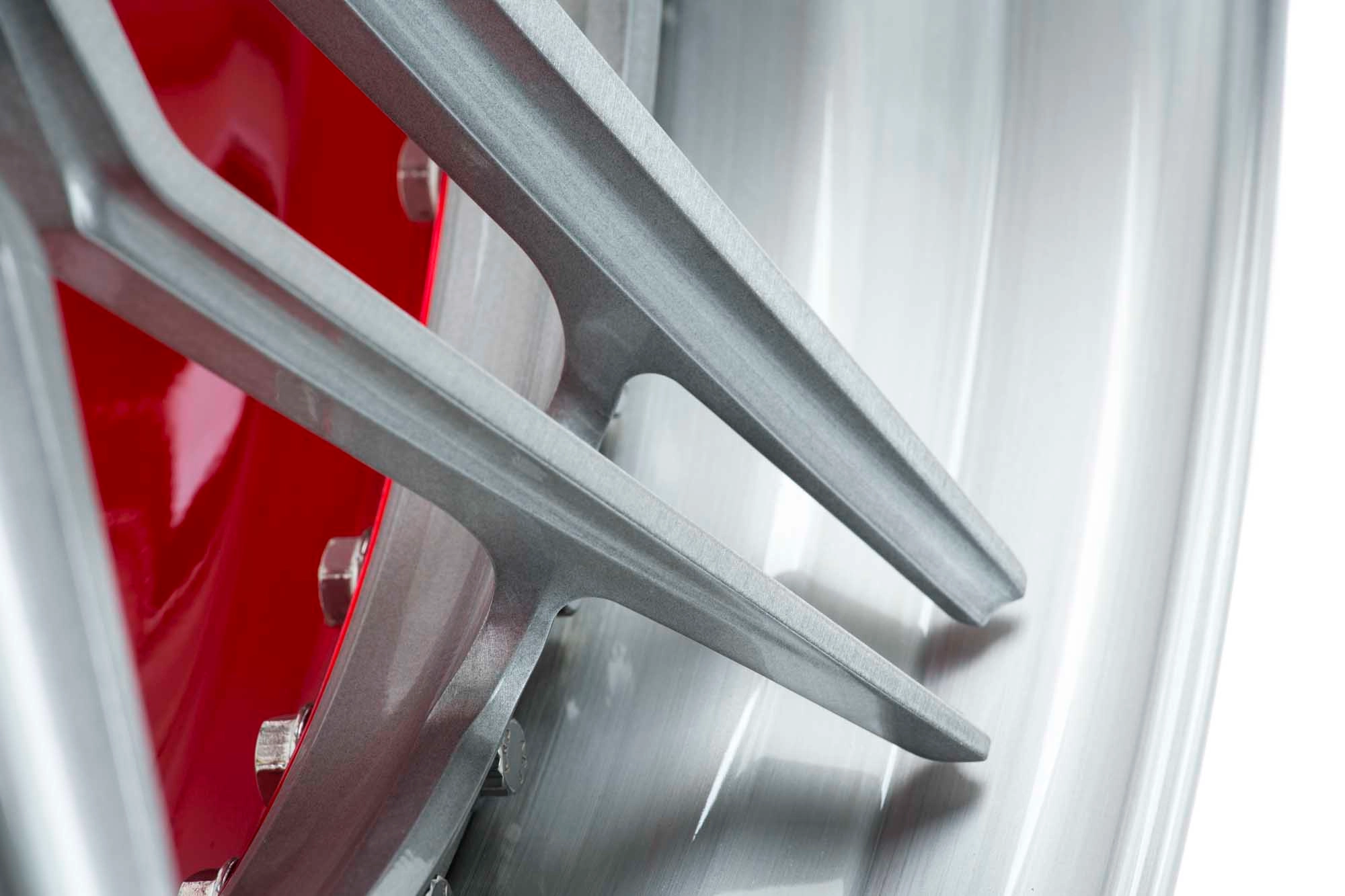 Vossen M-X1 (3-Piece) Gloss Clear barrel and center cap detail