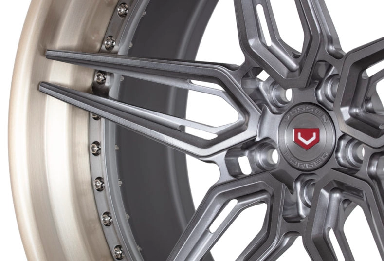 Vossen EVO-1R 3-Piece spoke and barrel detail view