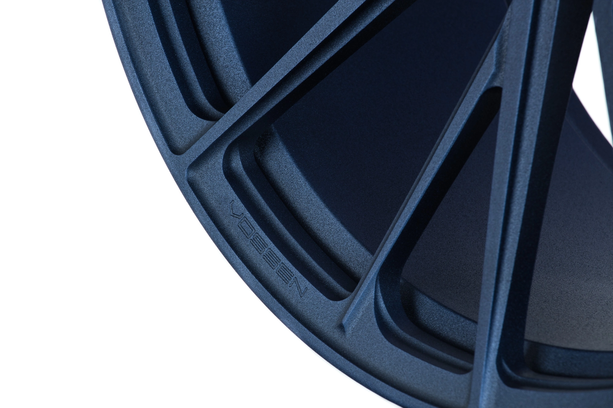 Vossen M-X4T in Gloss Black finish - studio render