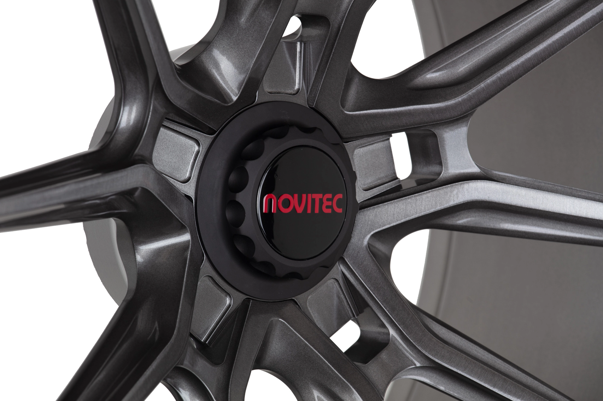 Vossen NF9 Gloss Clear - spoke geometry and window depth detail