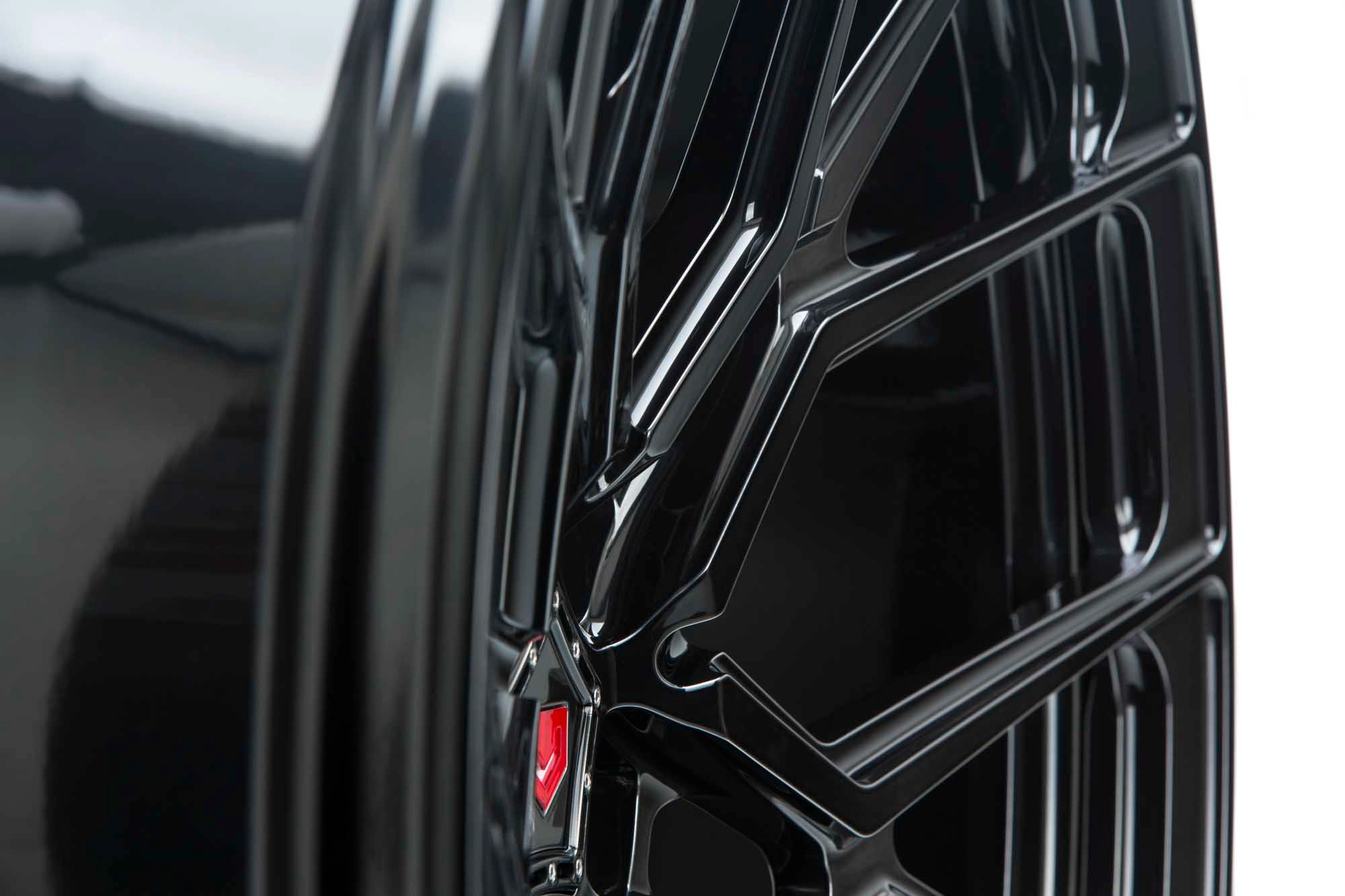 Vossen M-X3 (Monoblock) wheel in Gloss Clear - Ferrari center cap detail