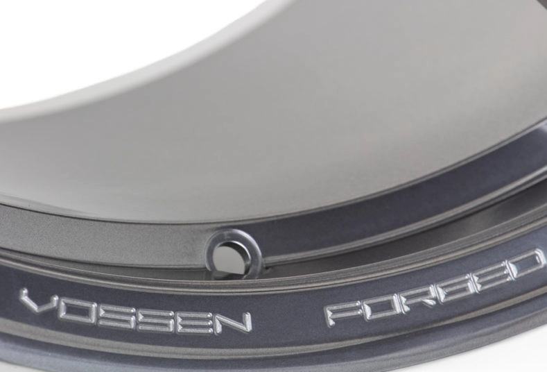 Vossen EVO-1R in Light Smoke Brushed Face - detail render