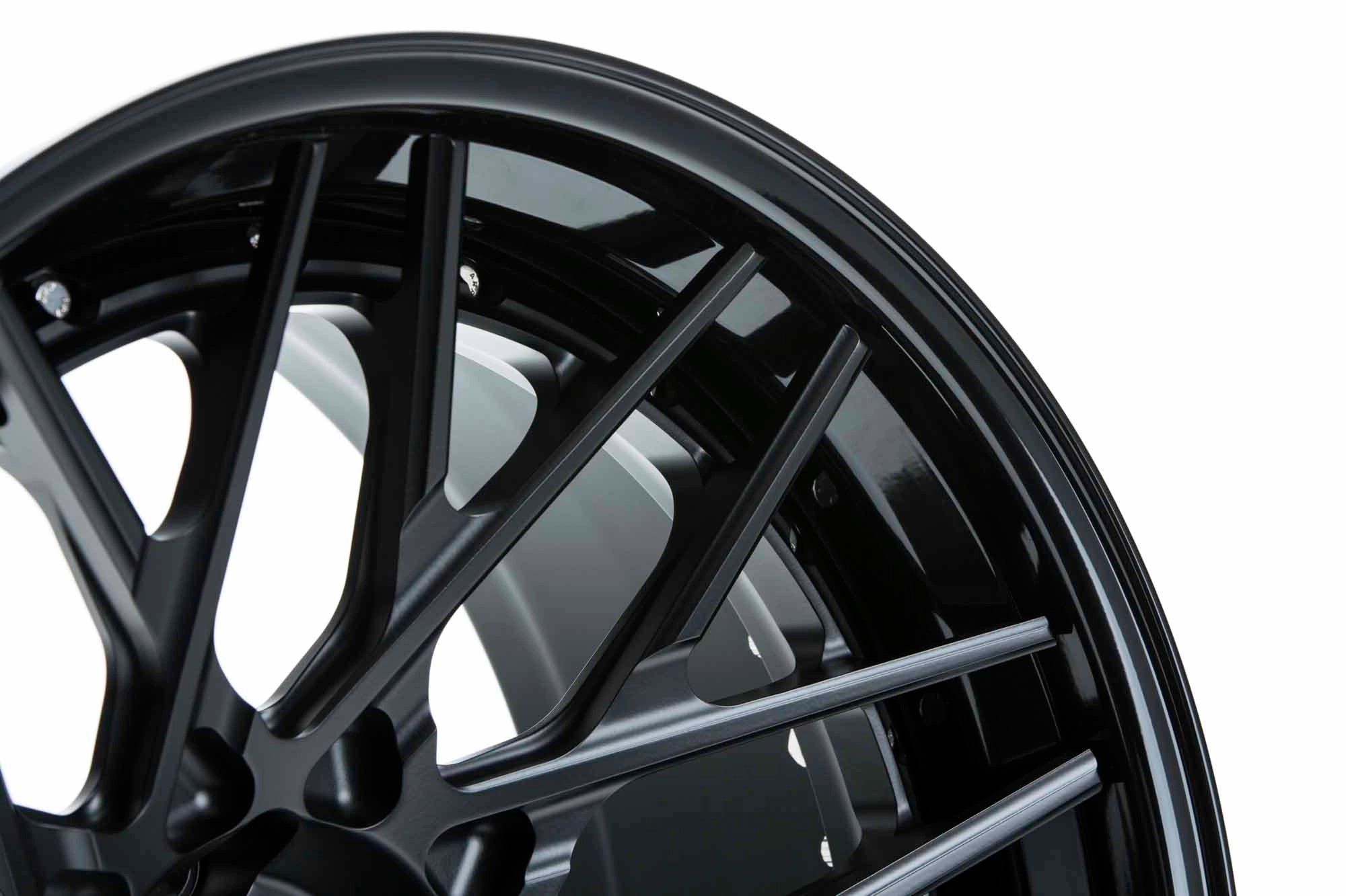 Vossen S17-07 (3-Piece) spoke and disc close-up in Satin Silver two-tone