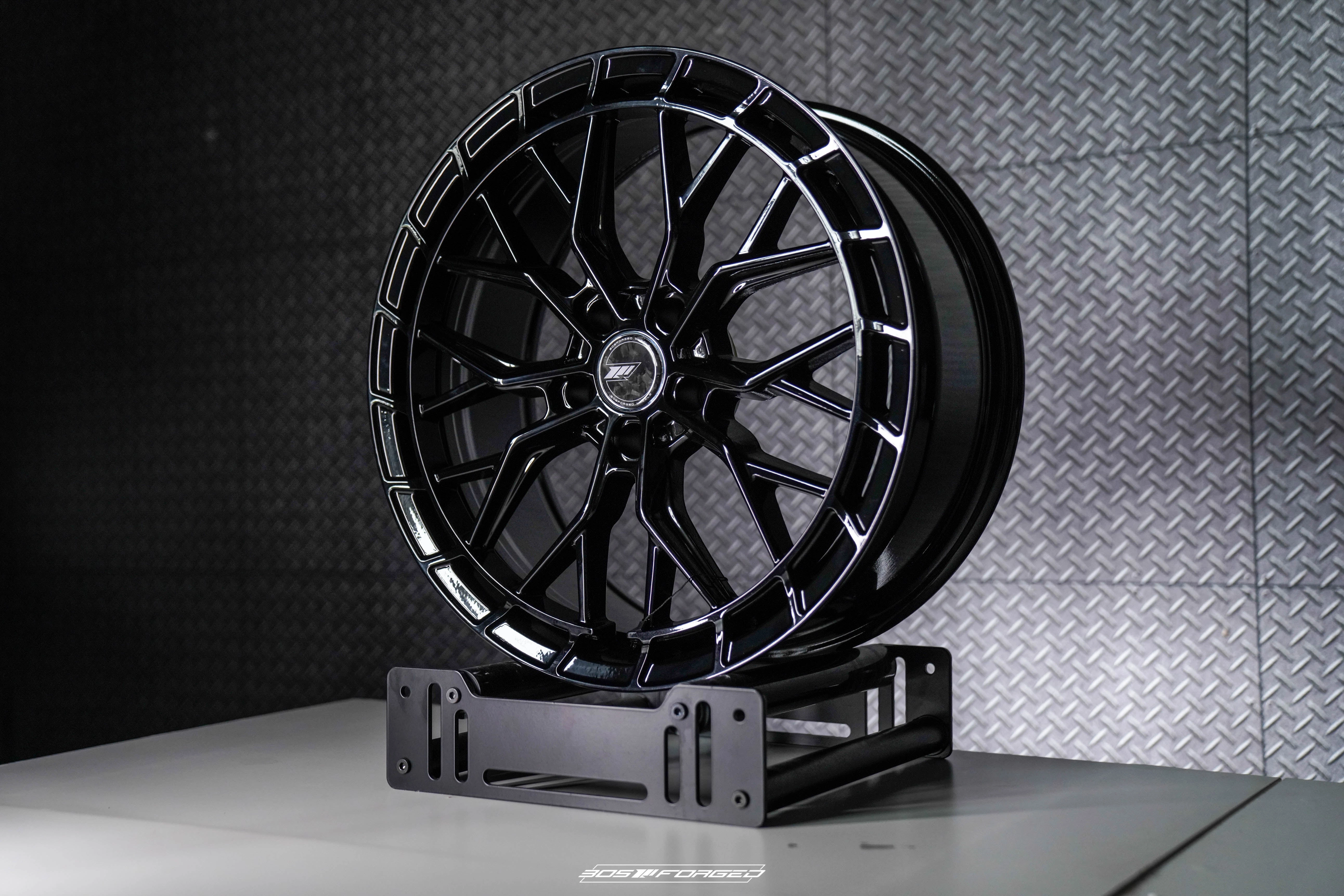 305 Forged FT124 - on-vehicle render