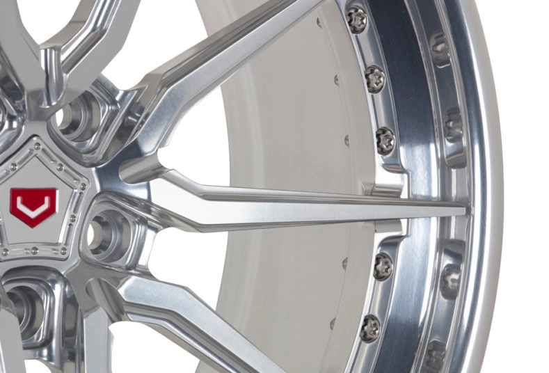 Vossen M-X2 (3-Piece) Gloss Clear spoke and center cap detail