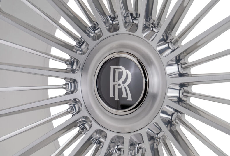 Vossen SP4 center hub with Rolls-Royce RR cap and radial spoke layout