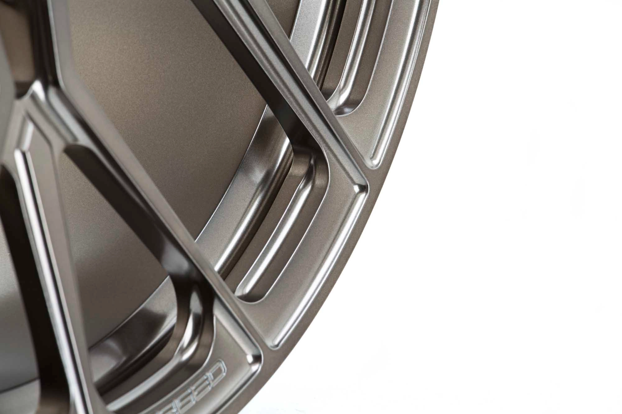 Vossen M-X3 (Monoblock) spoke profile close-up in Matte Clear finish