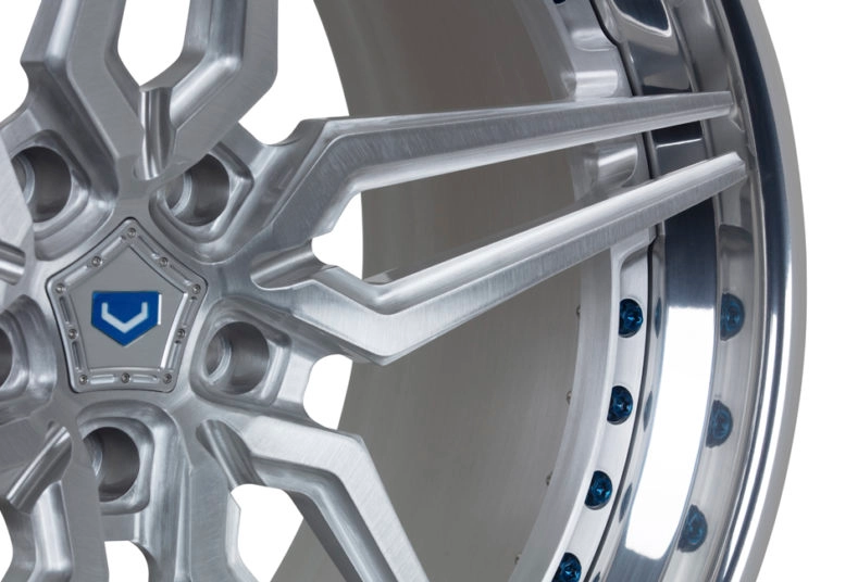 Vossen M-X1 (3-Piece) wheel view - on-car side profile