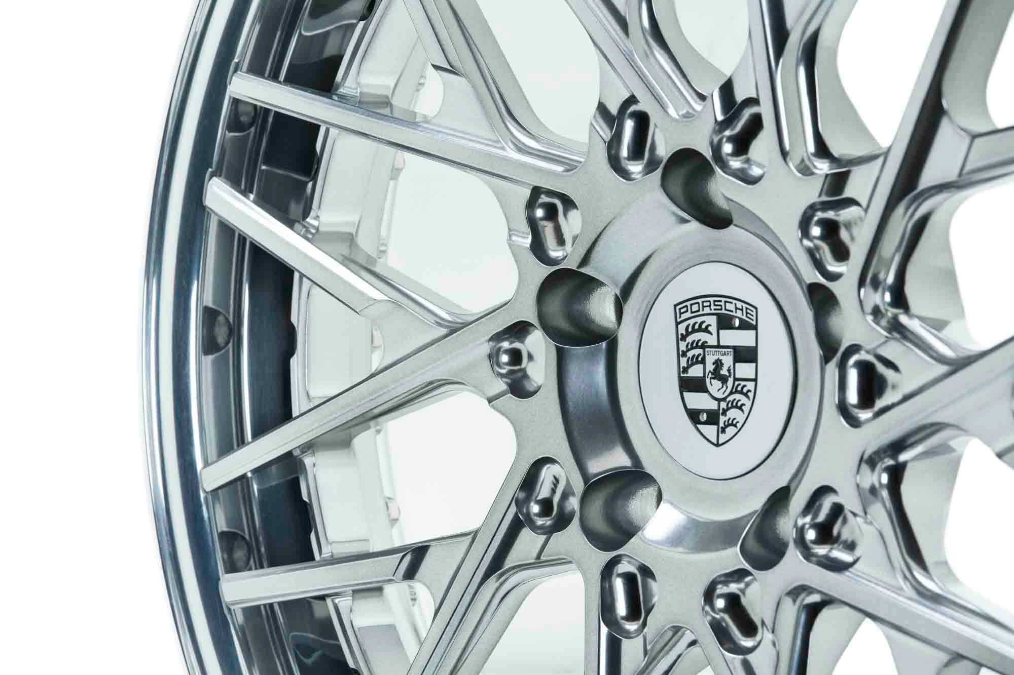 Vossen S17-07 (3-Piece) spoke face close-up in Gloss Clear - CNC machined detail