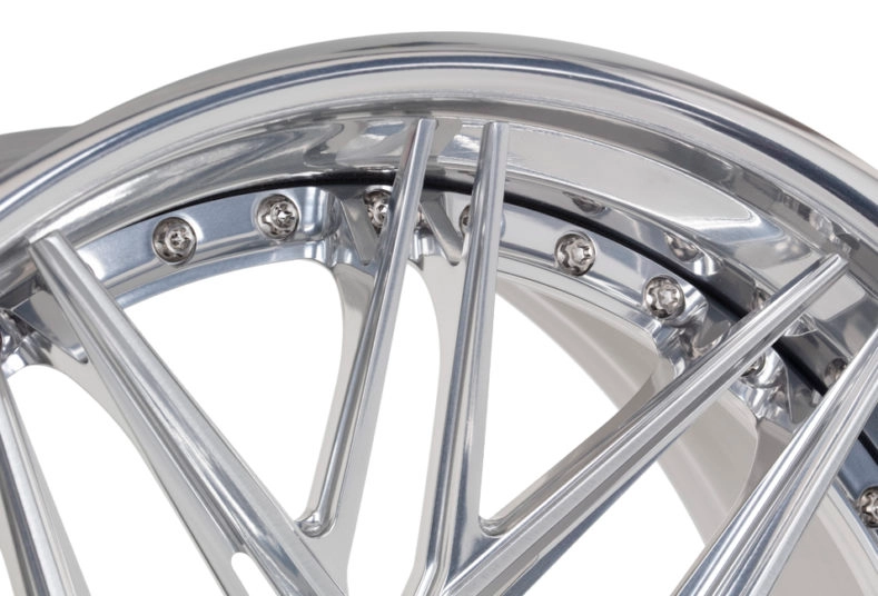 Vossen EVO-5R 3-piece forged wheel - center hub close-up
