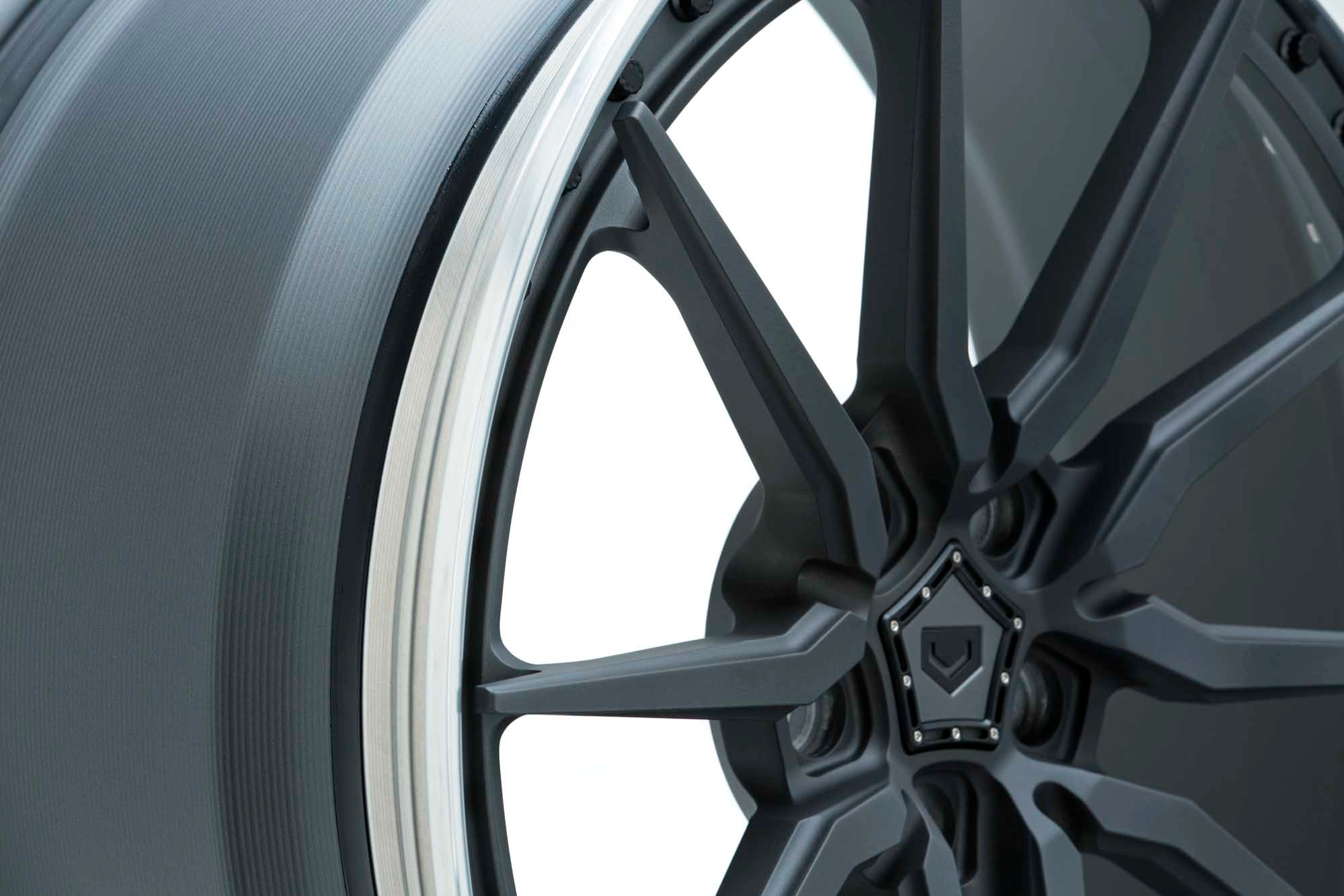 Vossen M-X2 (3-Piece) Satin Black face Gloss Clear barrel - center cap detail