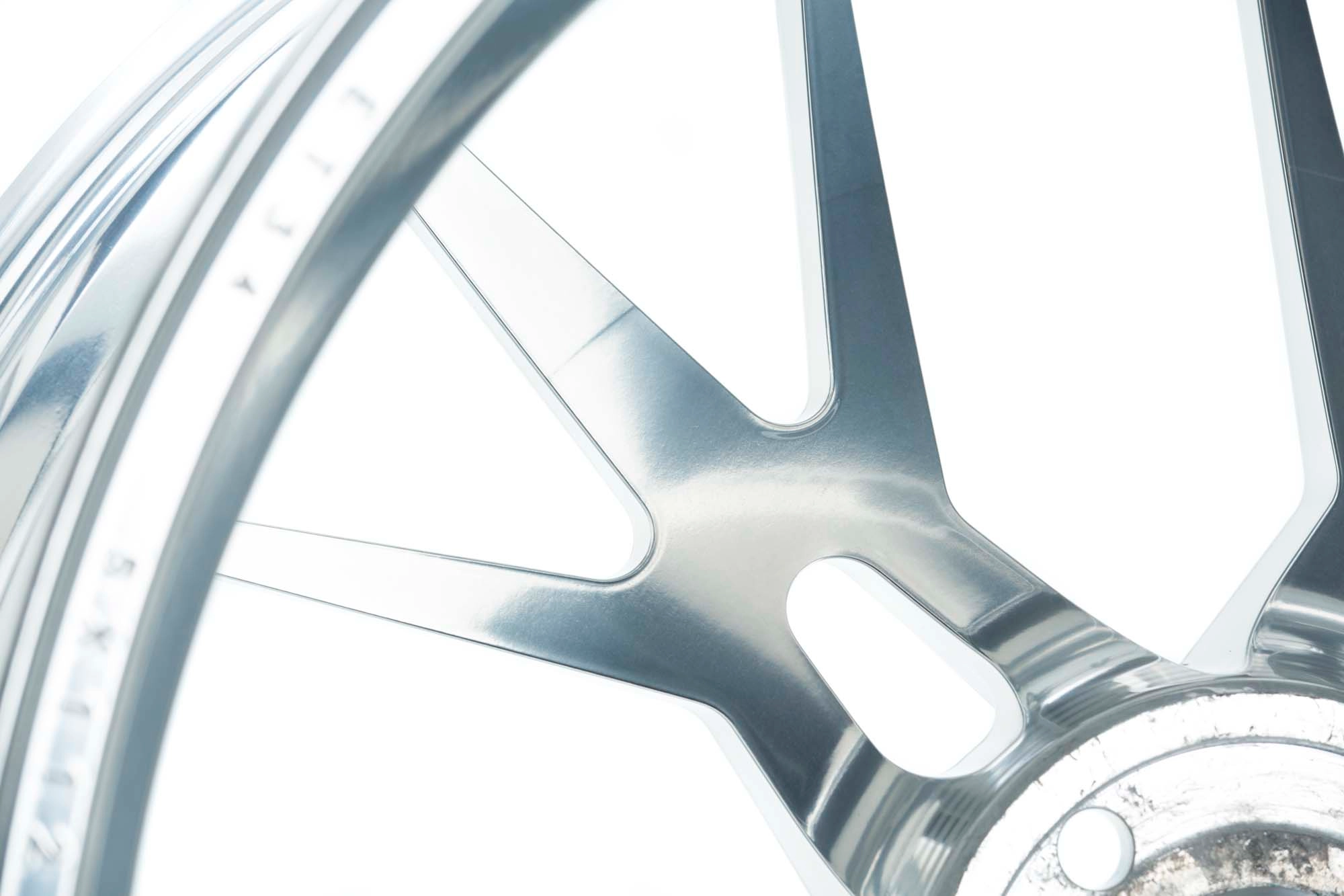 Vossen M-X3 (Monoblock) lug nut detail in Gloss Clear finish