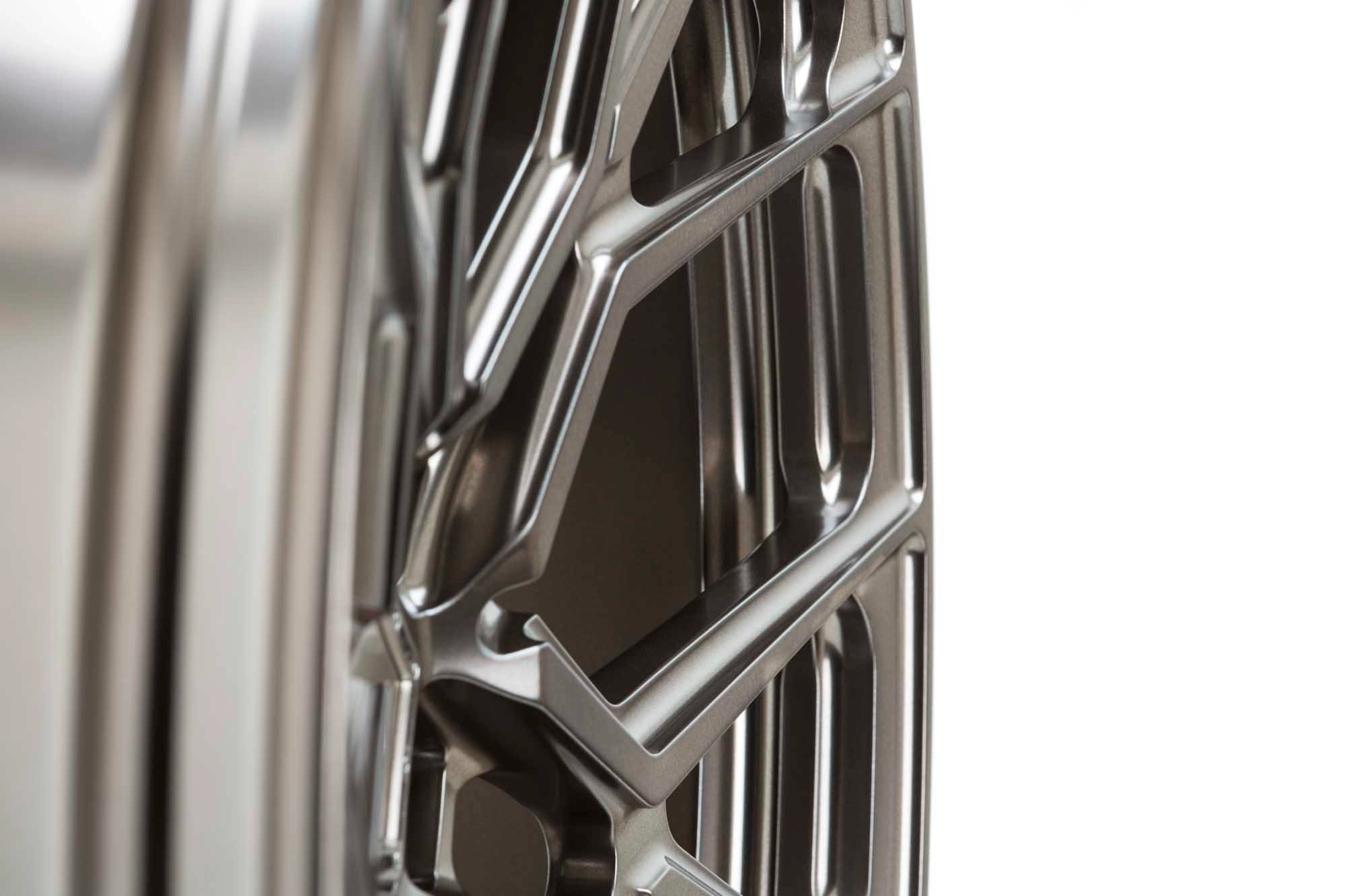 Vossen M-X3 (Monoblock) concave face detail in Matte Clear finish