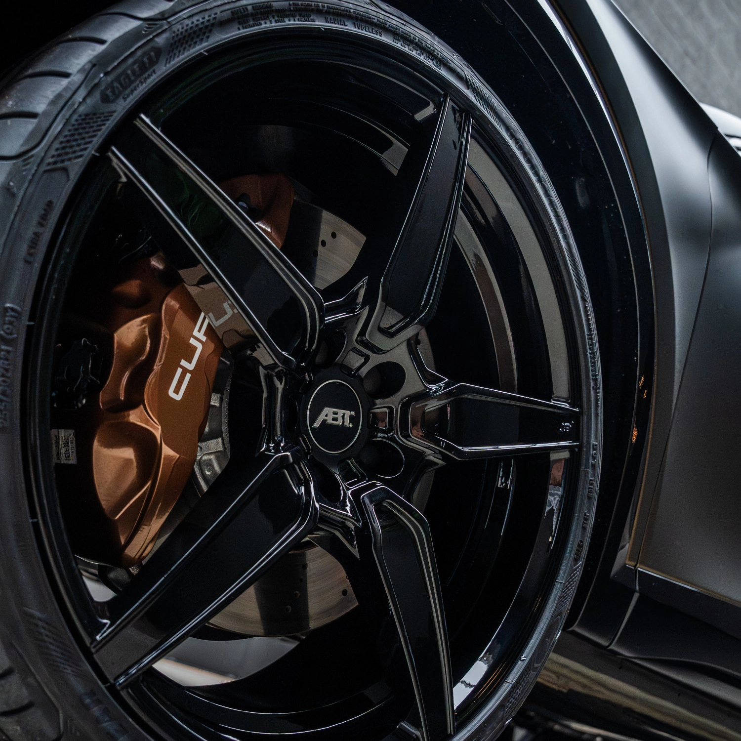 ABT Sportsline PRIME cast monoblock wheel on CUPRA Formentor - close-up view in Glossy Black