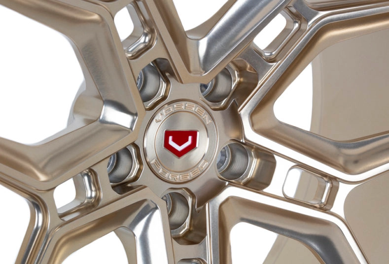 Vossen EVO-4 spoke and barrel detail in Gloss Black finish