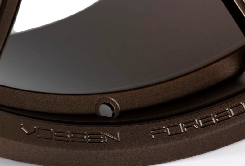 Vossen S17-06 (Monoblock) center hub and spoke profile close-up