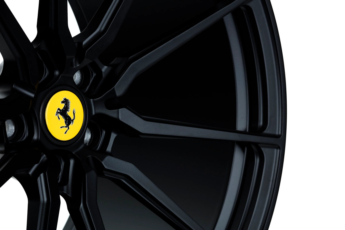 Vossen M-X2 (Monoblock) finish close-up on vehicle arch