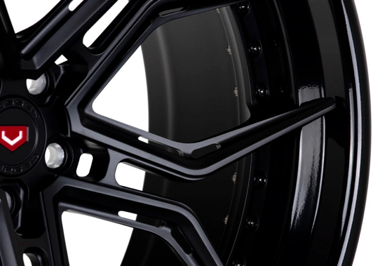 Vossen EVO-3R 3-Piece in Gloss Black finish - 3/4 angle render