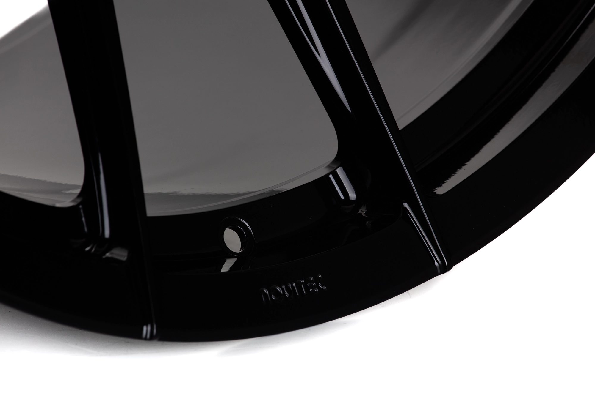 Vossen NF9 in Gloss Clear - front face render with CNC aluminium surface visible
